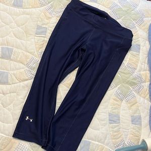 Under Armour blue capri leggings